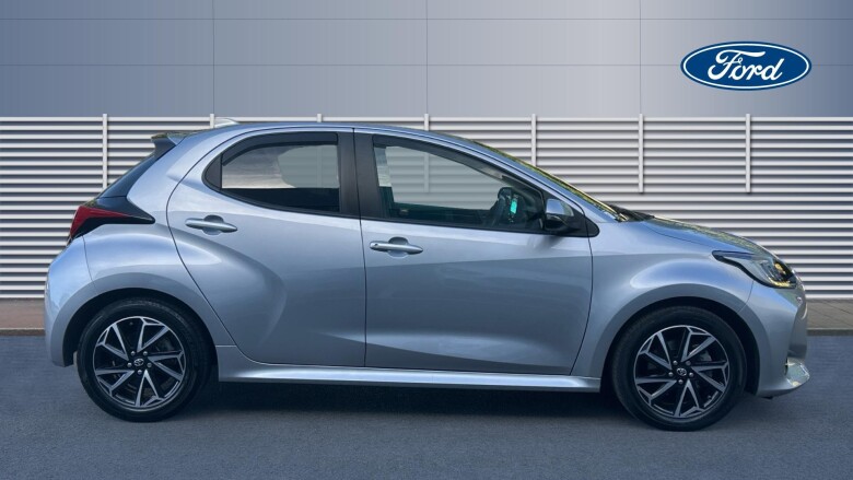 Toyota Yaris 1.5 Hybrid Design 5dr CVT Hybrid Hatchback